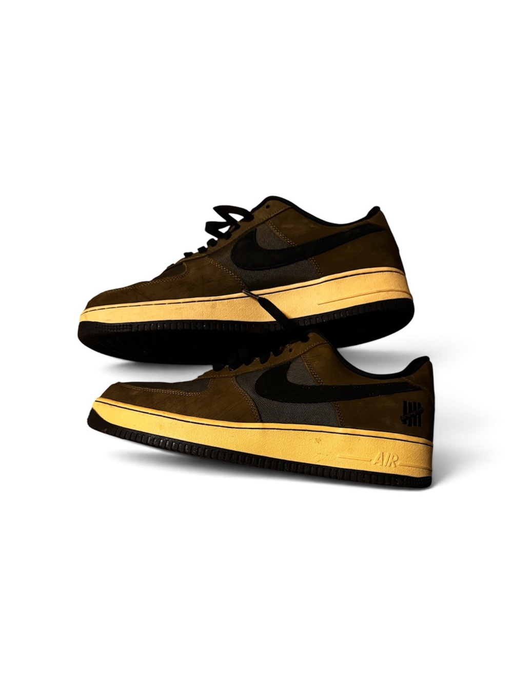 Nike UNDEFEATED AIR FORCE 1. Army green. Ballistic. With gold sole